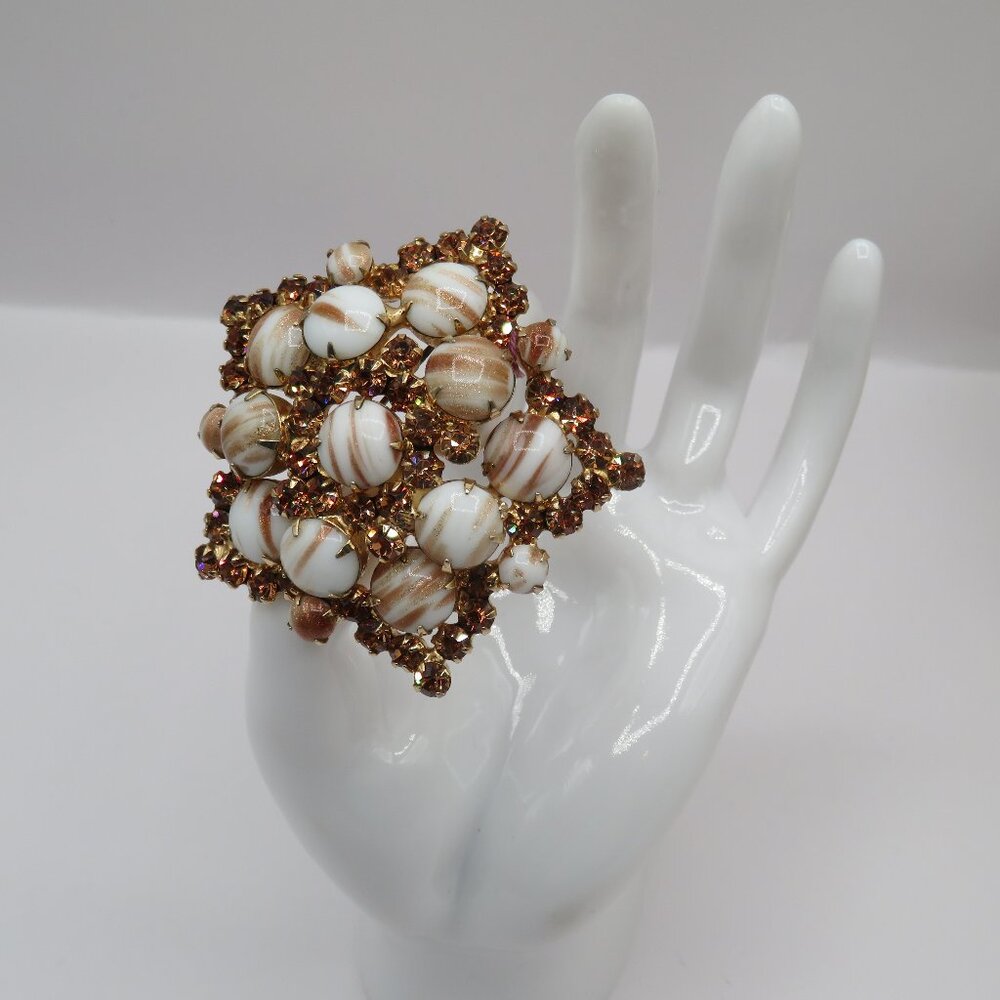 Vintage Juliana Starburst Chalk White Copper Fluss Brooch